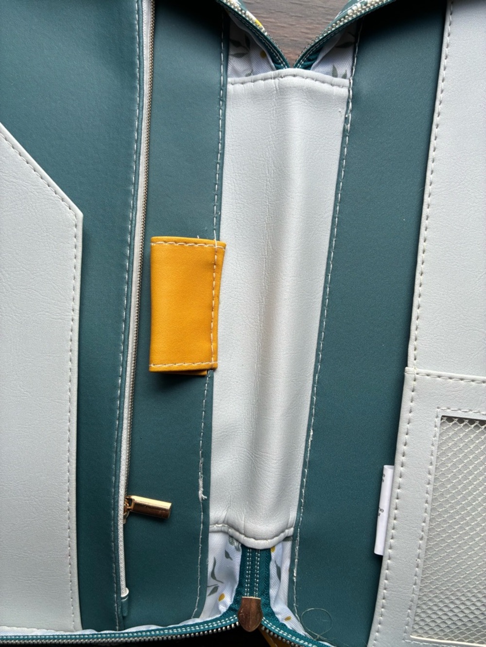 Made to Bloom Classic Planner Zip Folio - The Happy Planner 🌼🌼🌼 - Picture 6 of 10
